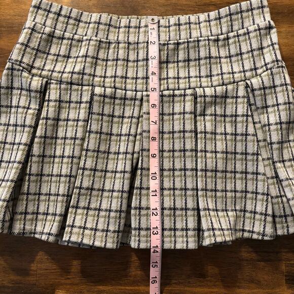 American Eagle Women's Medium Mini Skort Pleated Plaid Skirt with Shorts Pull On - Picture 8 of 8